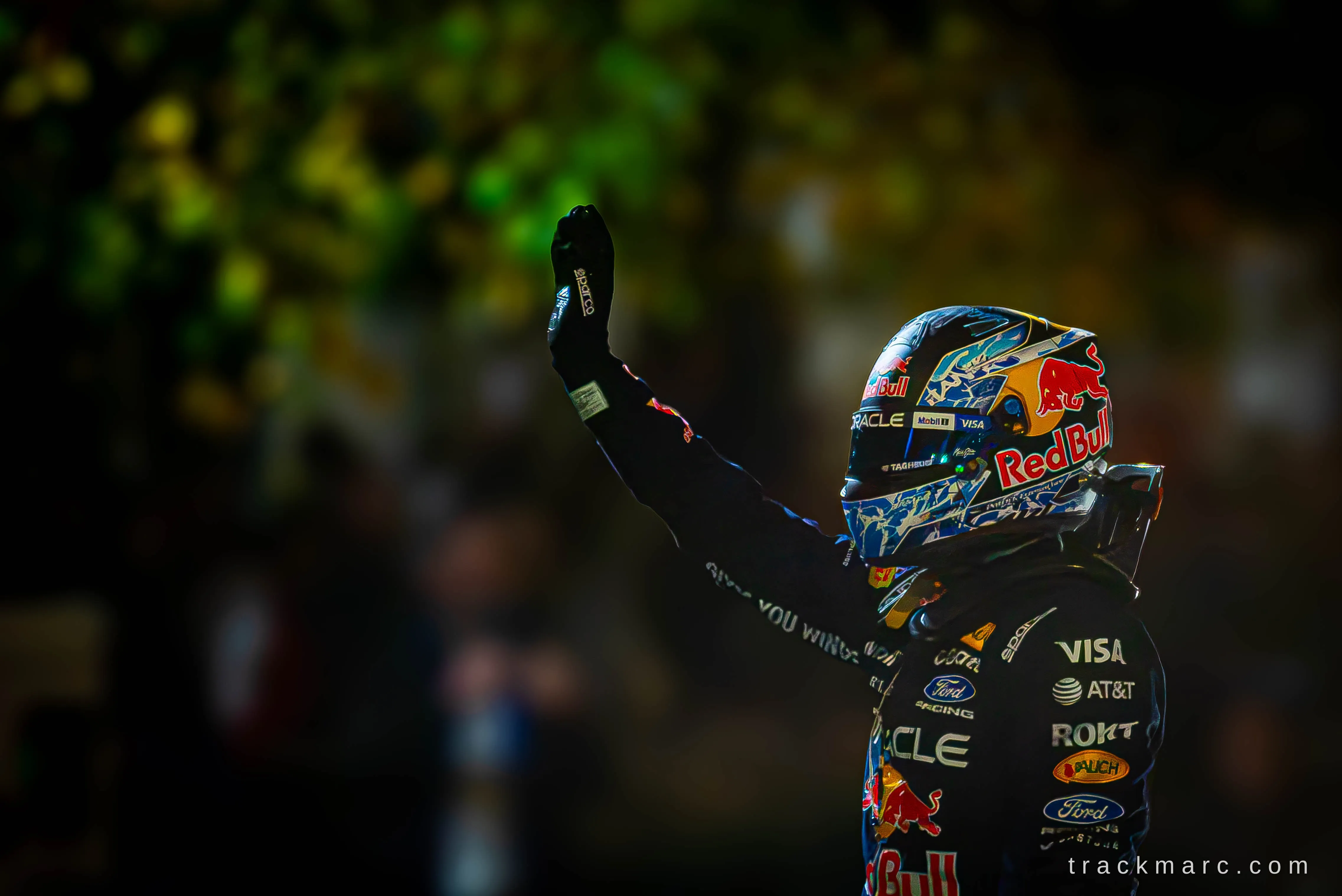 Patrick Friesacher waves to the crowd — Red Bull Homerun