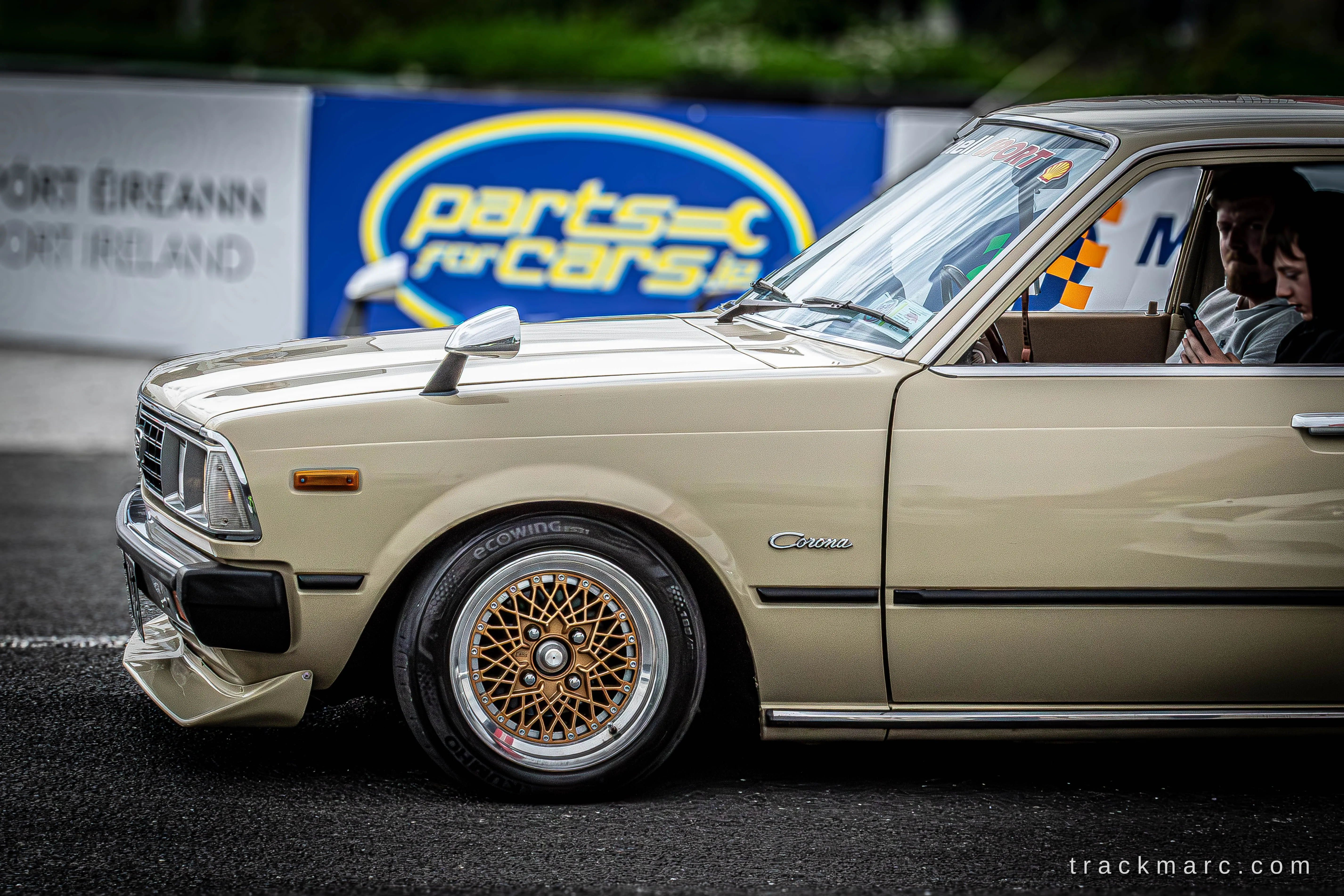Toyota Corona, Gold - 86 Fest