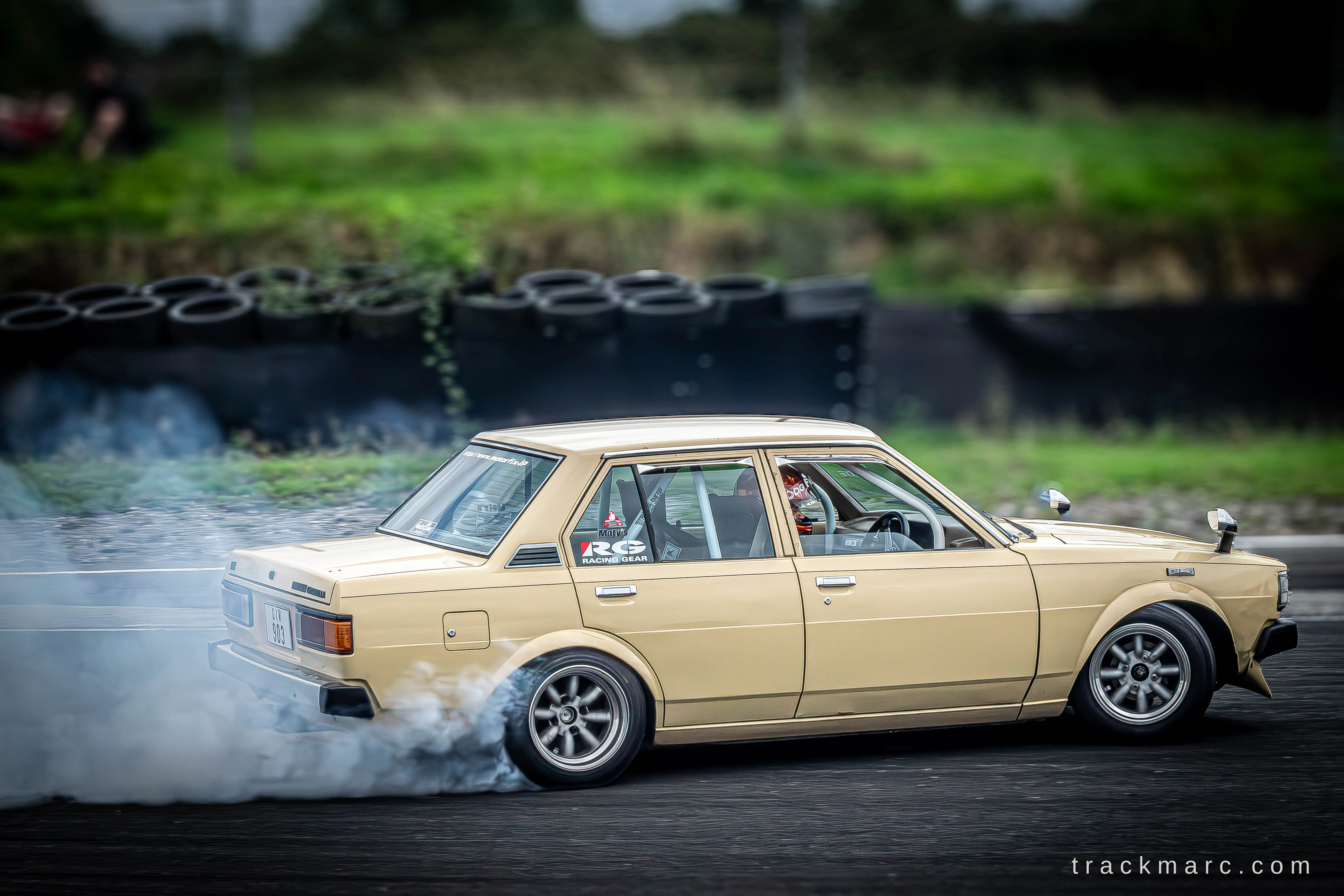 Beige Toyota Corolla KE70, 86 Fest