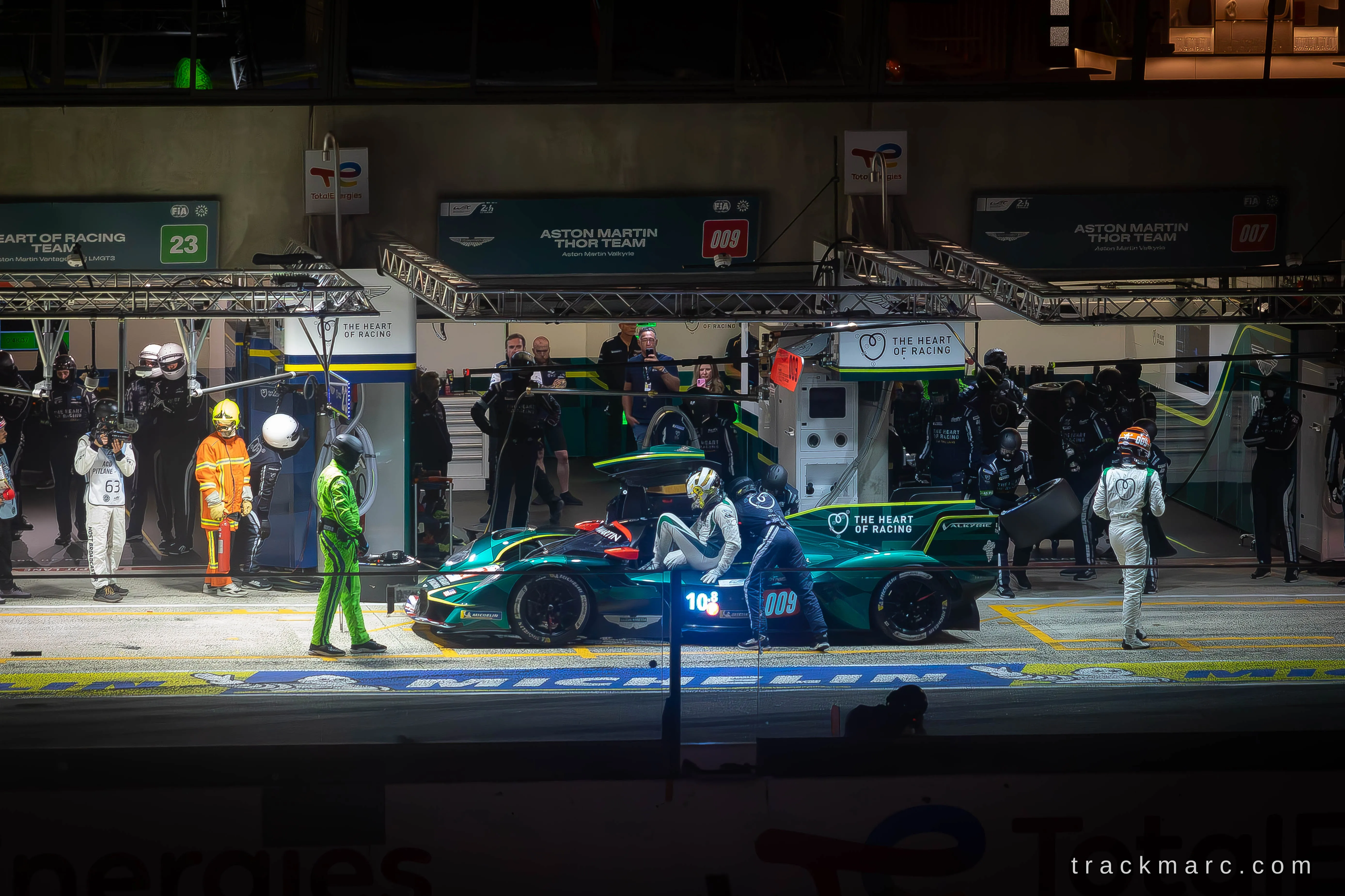 Aston Martin Valkyrie Pit — Le Mans 2026