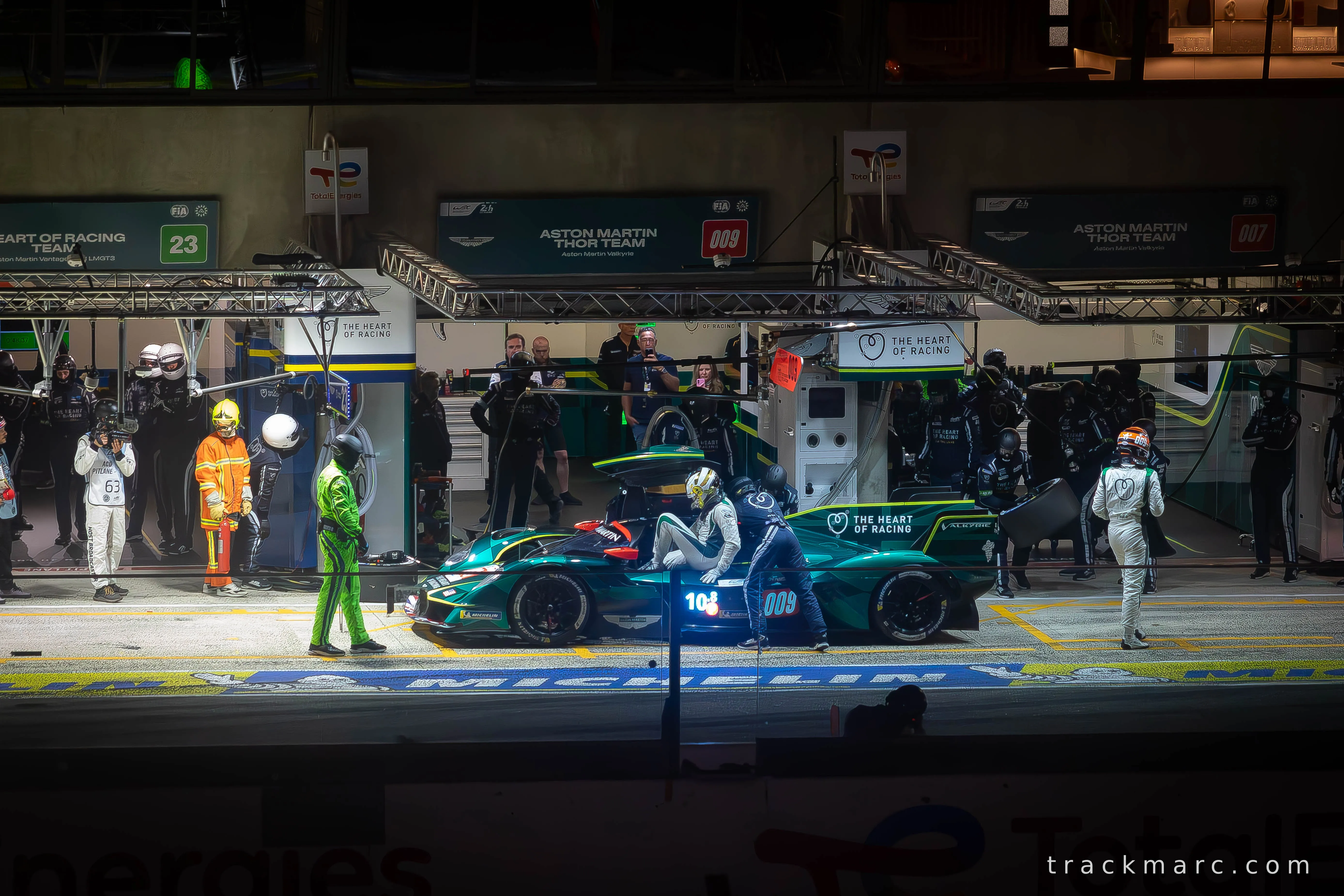 Aston Martin Valkyrie Pit — Le Mans 2026