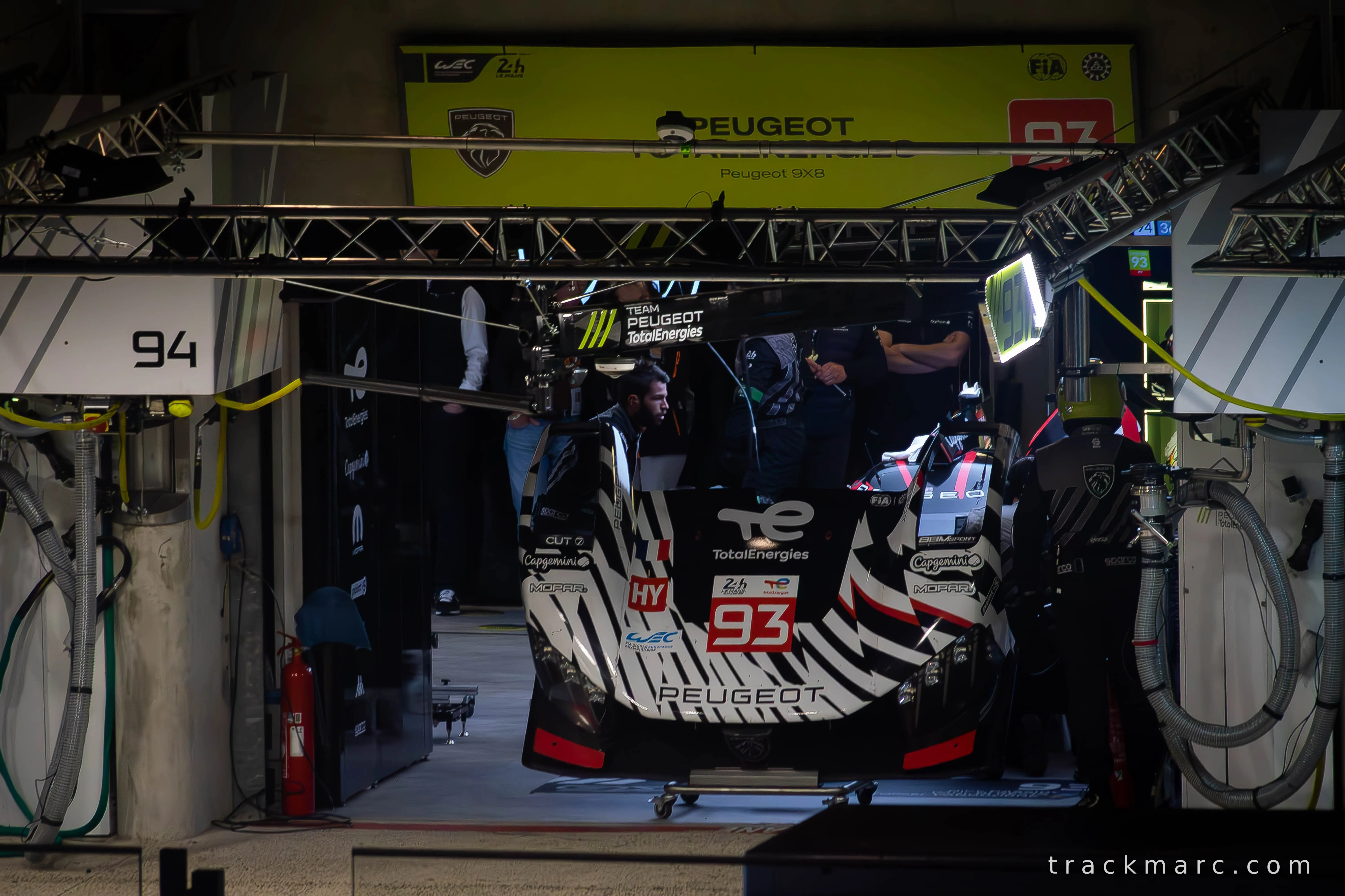 Peugeot Pit Box — Le Mans 2026