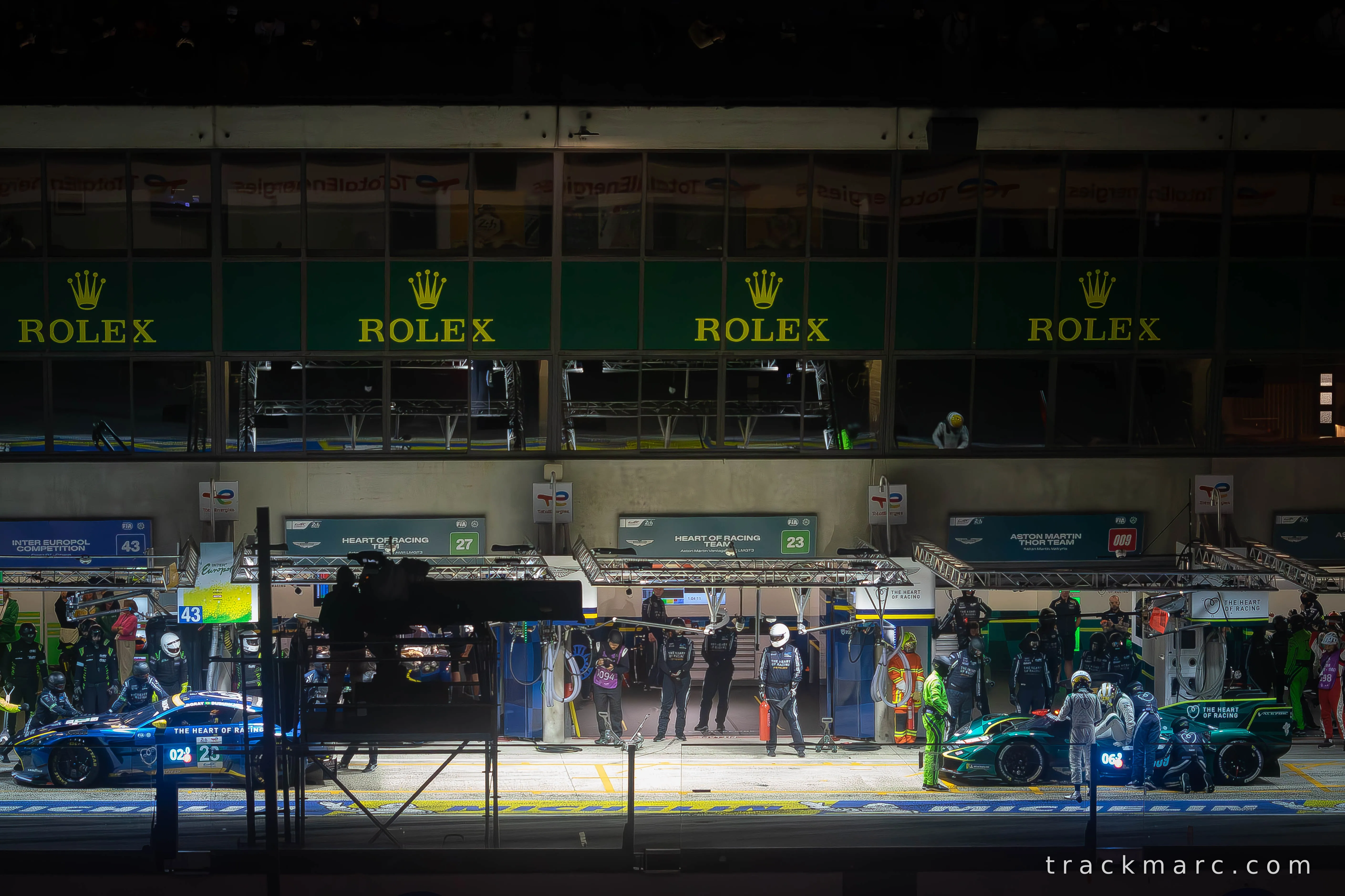 Aston Martin Valkyrie #009 — Pit Stop