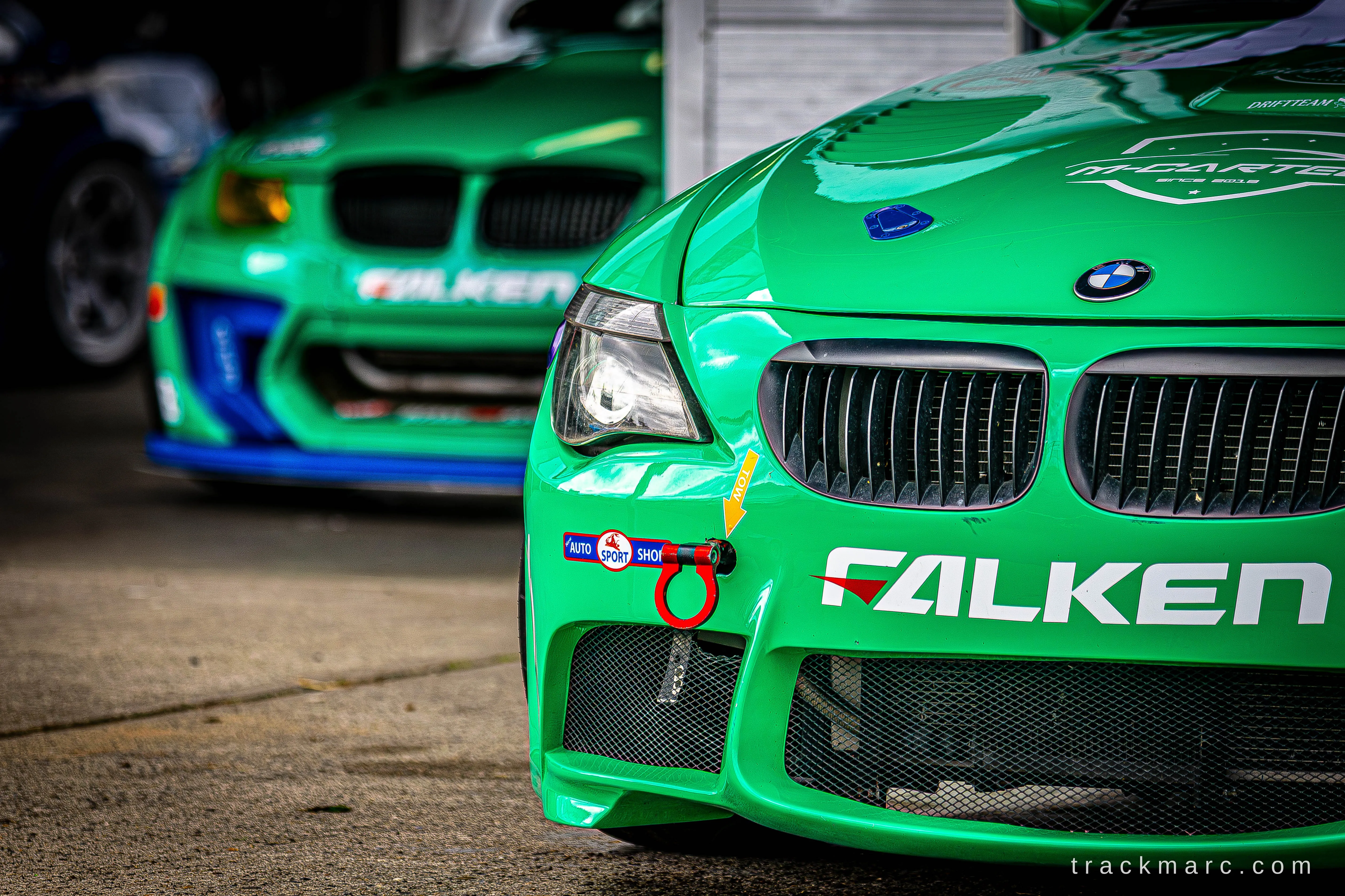 BMW M6 and E46 at 130 Showdown