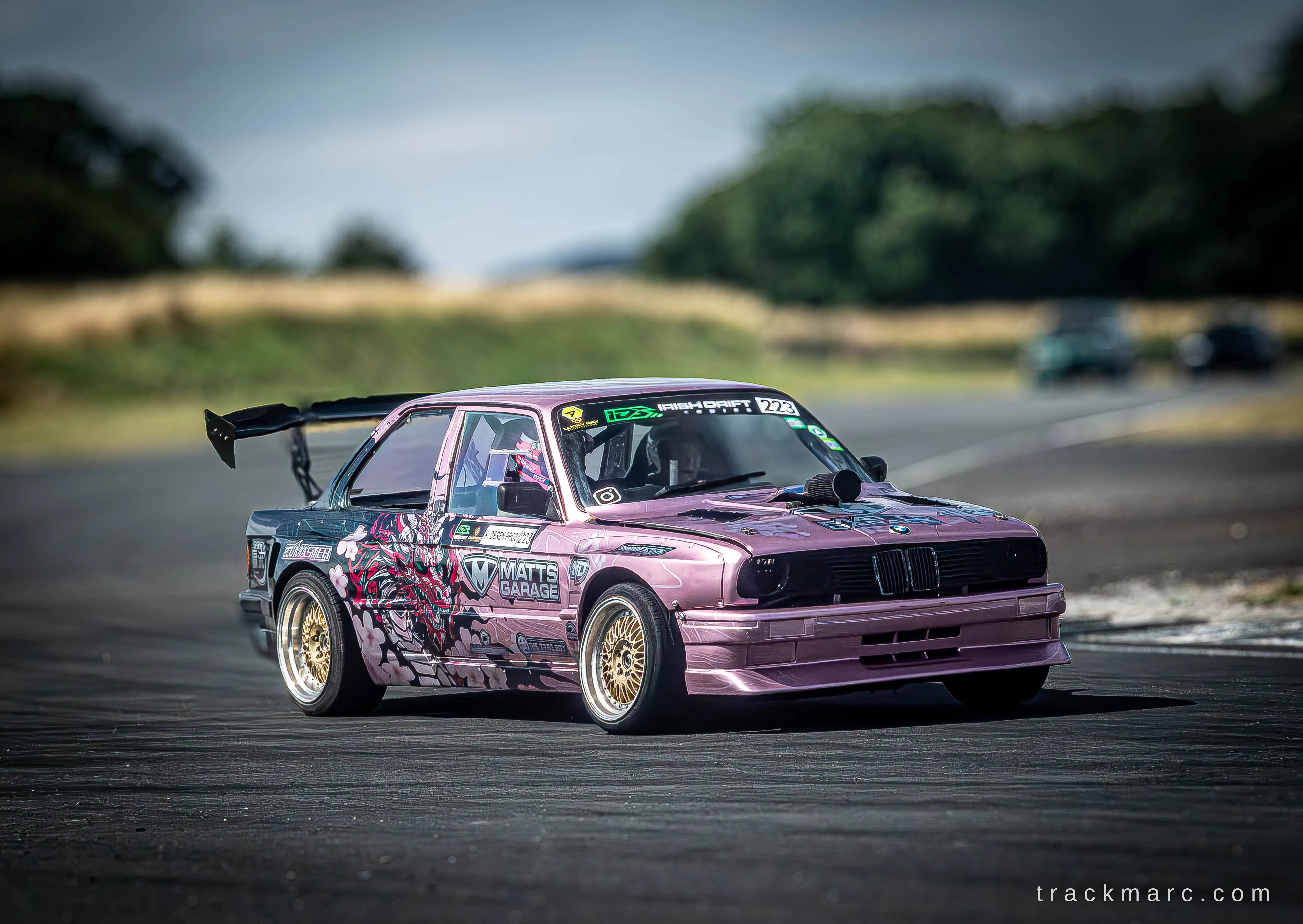 Pink E30 drift car at Mondello
