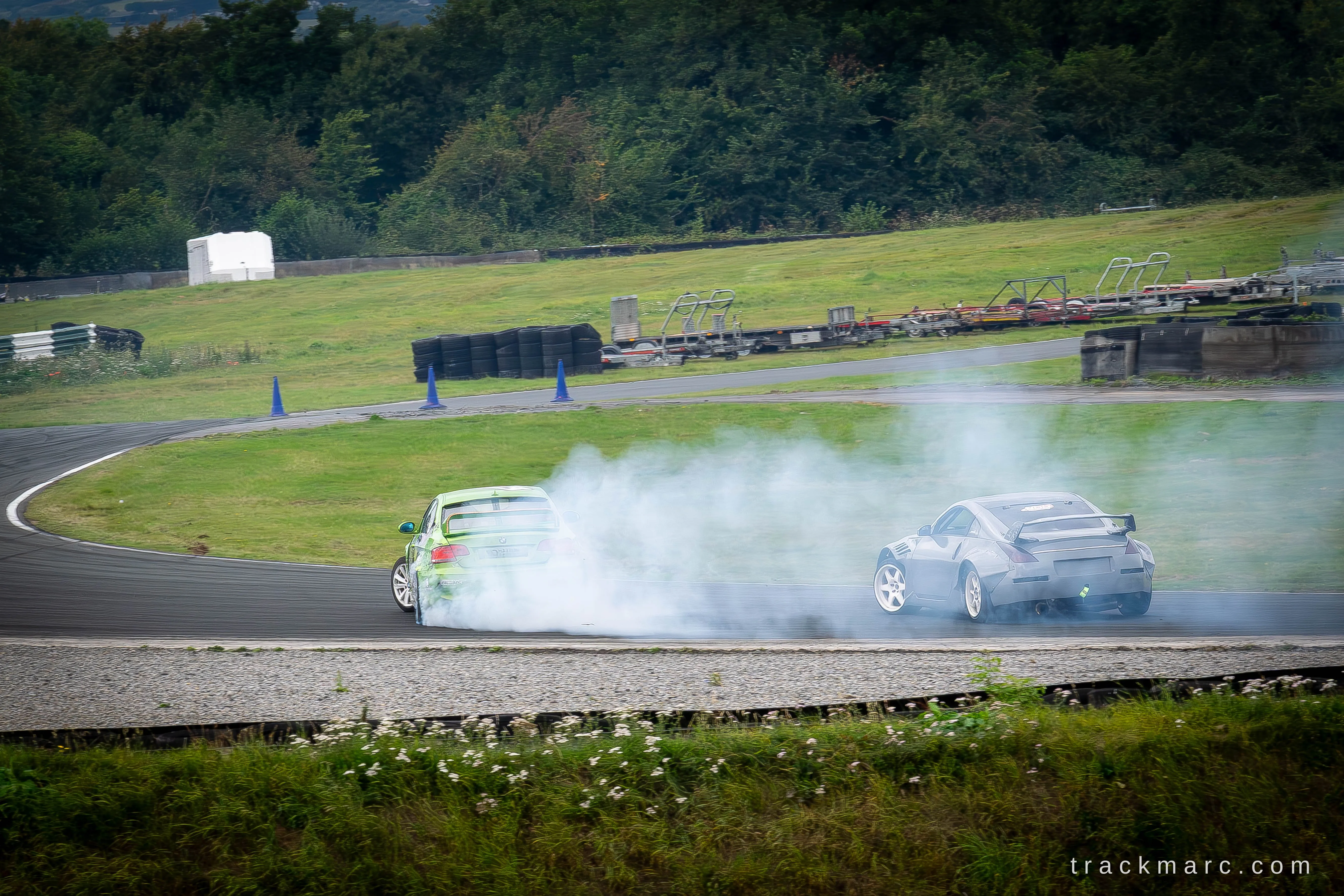 BMW E92 and Nissan 350Z drifting at Drift Games