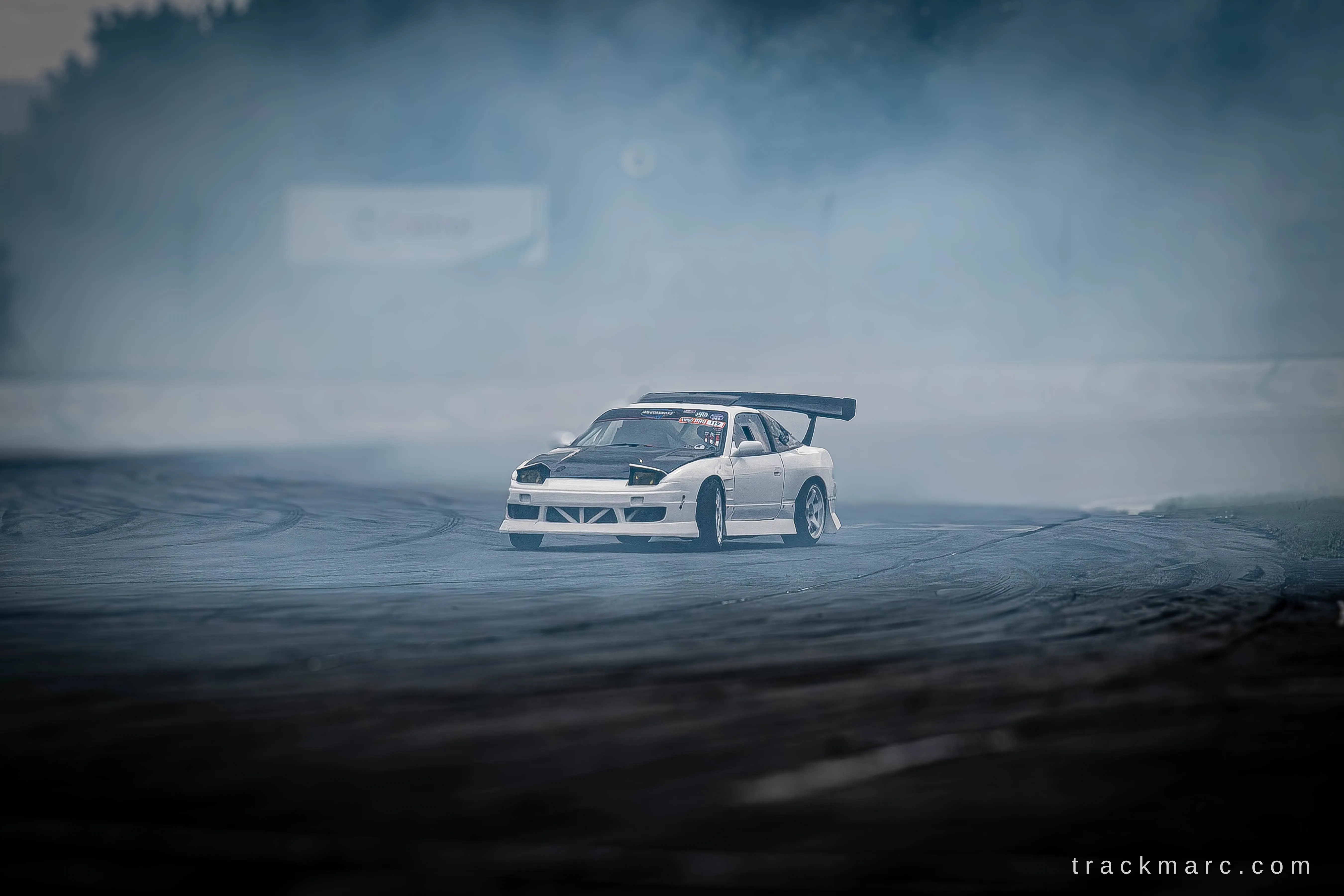 White Nissan 180SX — Drift Games