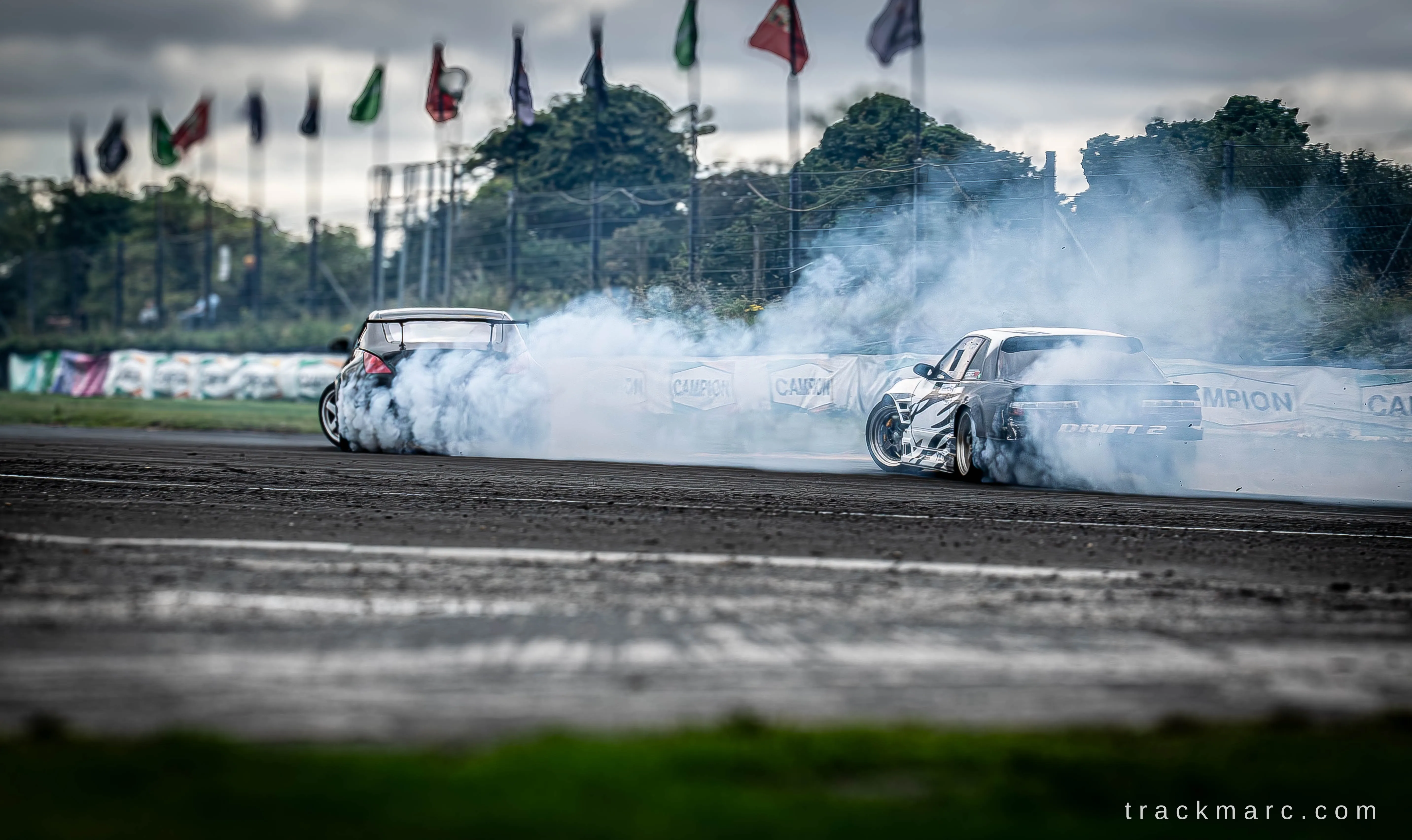 Nissan 350Z and Nissan Silvia S13 — Drift Games