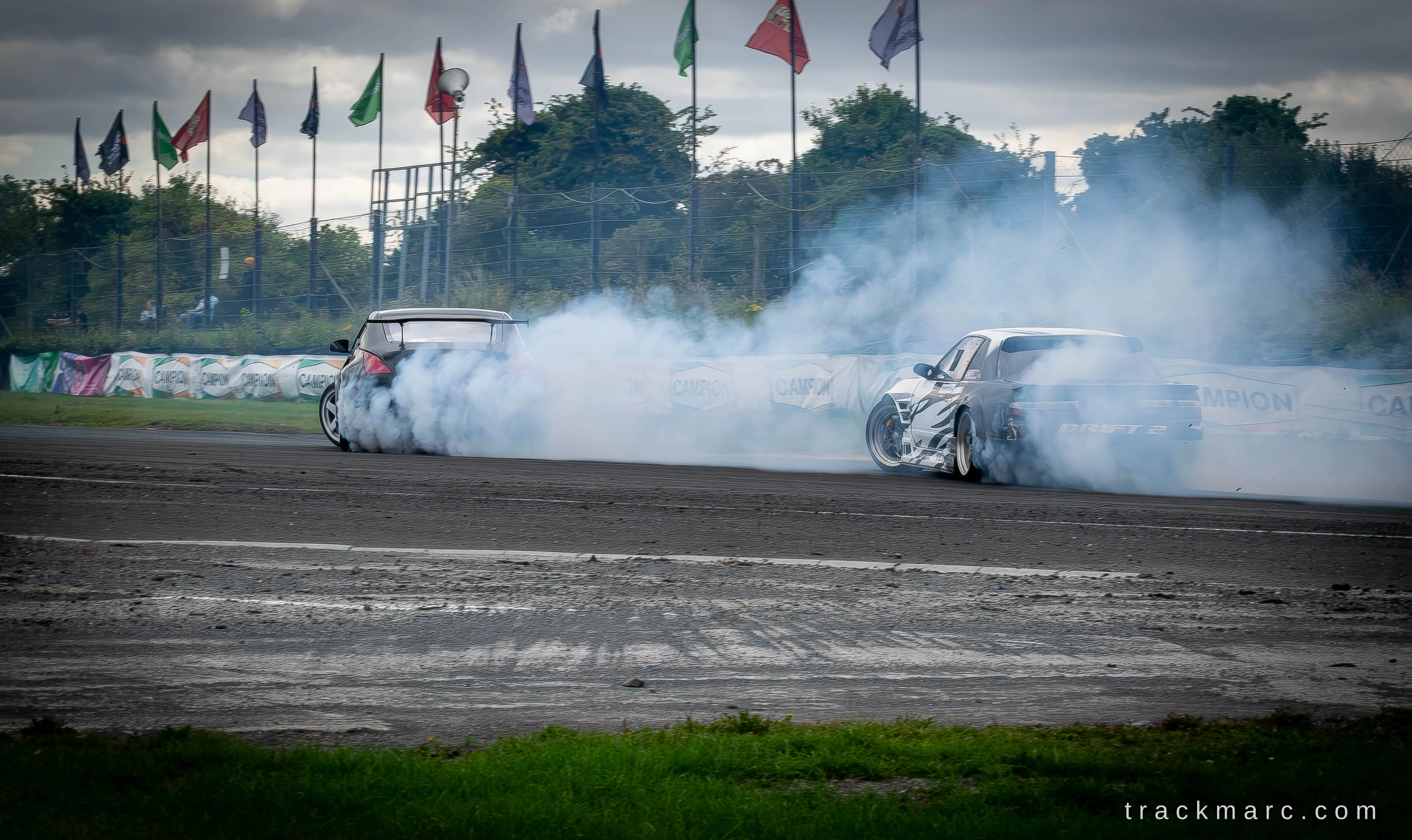 Nissan 350Z and Nissan Silvia S13 — Drift Games