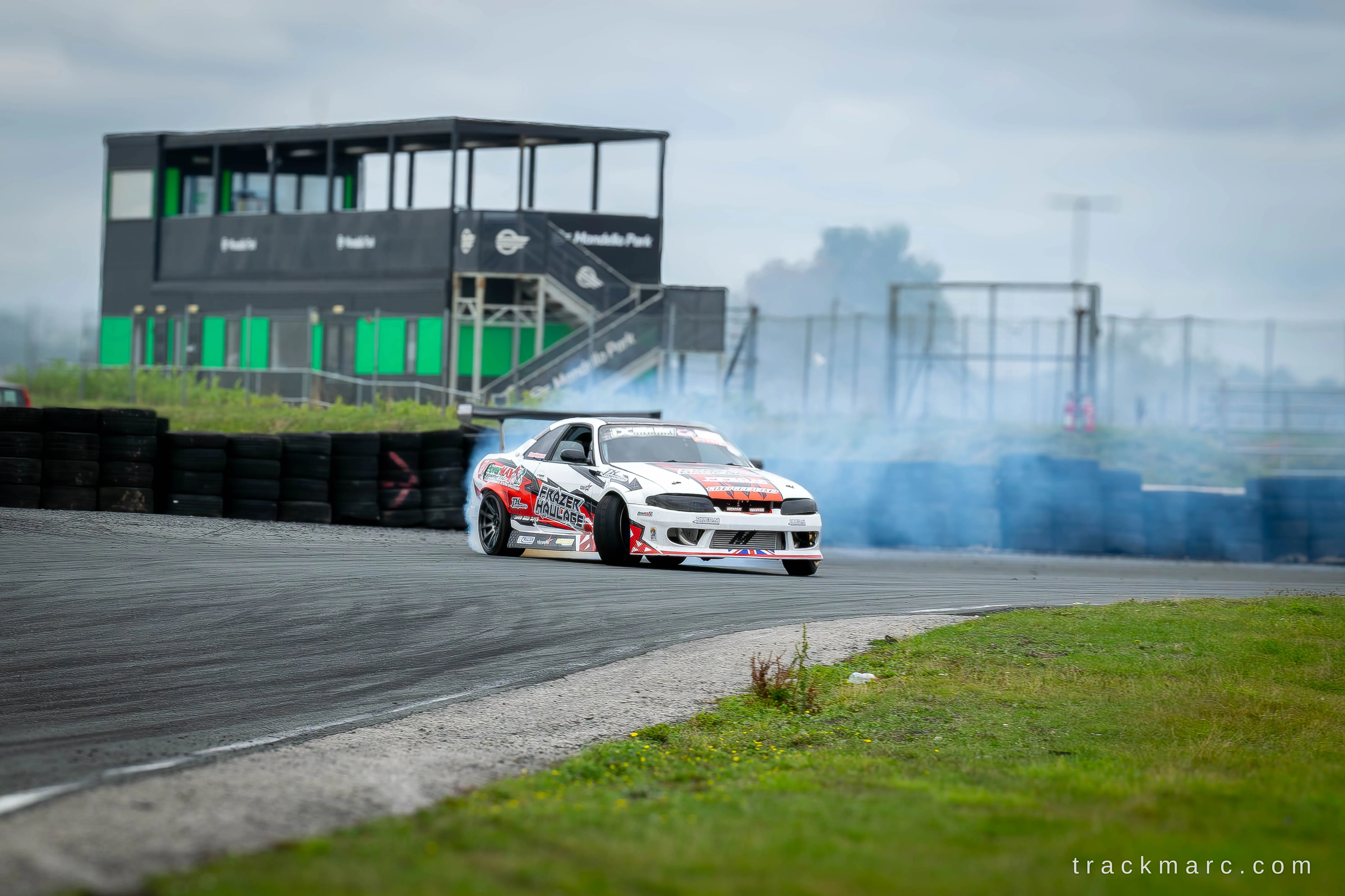 Nissan Skyline R33 drift car — Drift Games