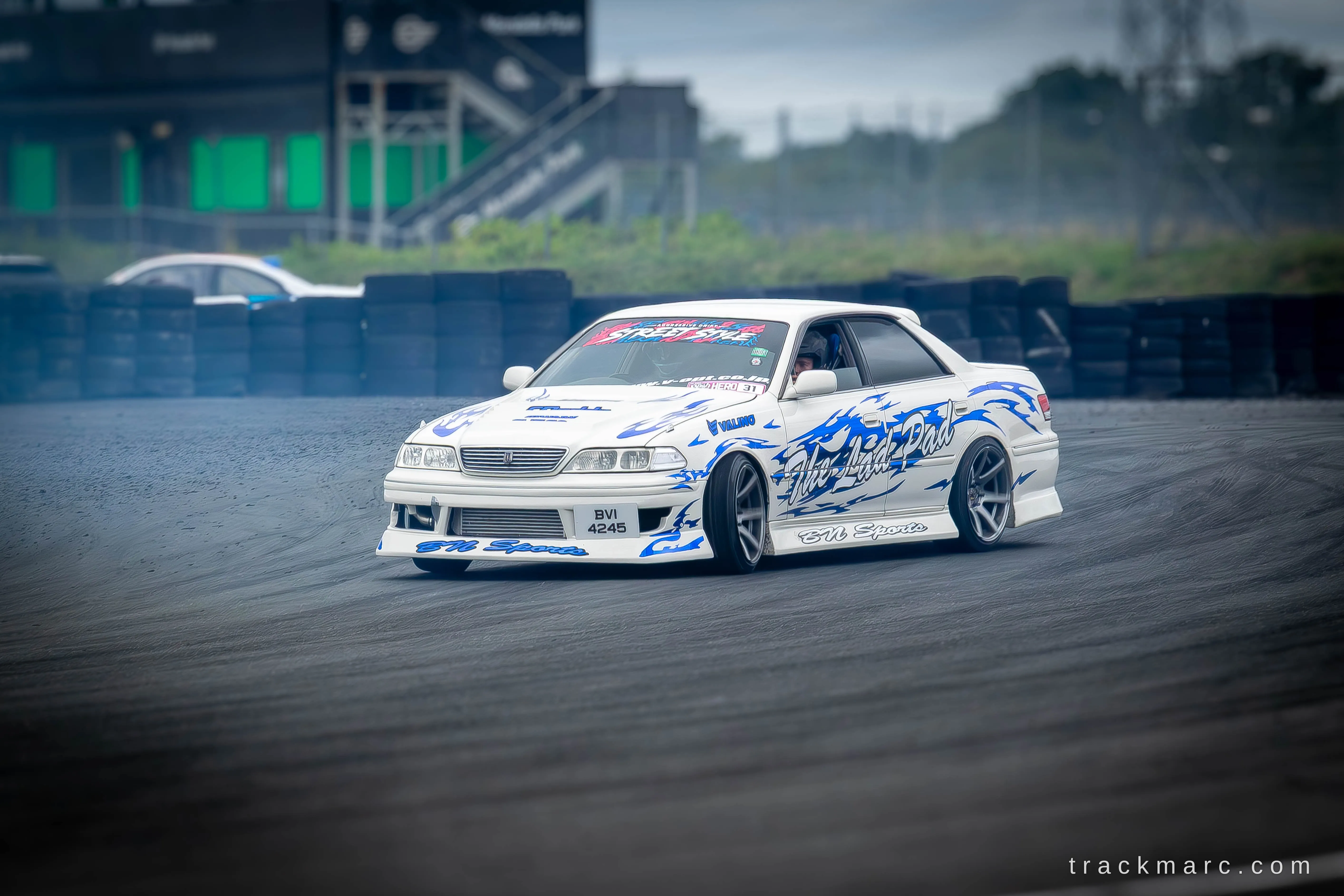Toyota Chaser JZX100 drift car — Drift Games