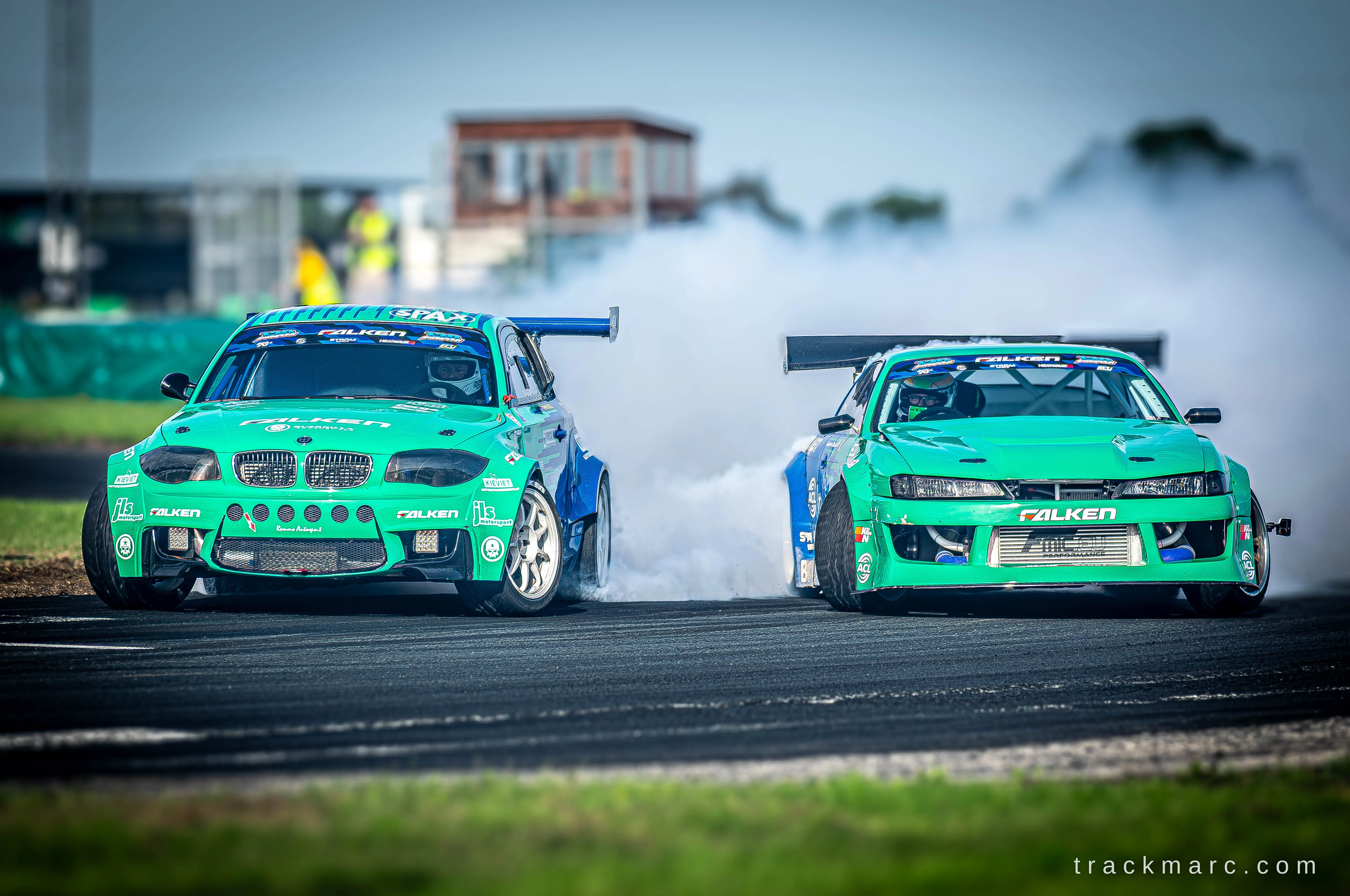 BMW 1 Series and Nissan Silvia S14 at 130 Showdown