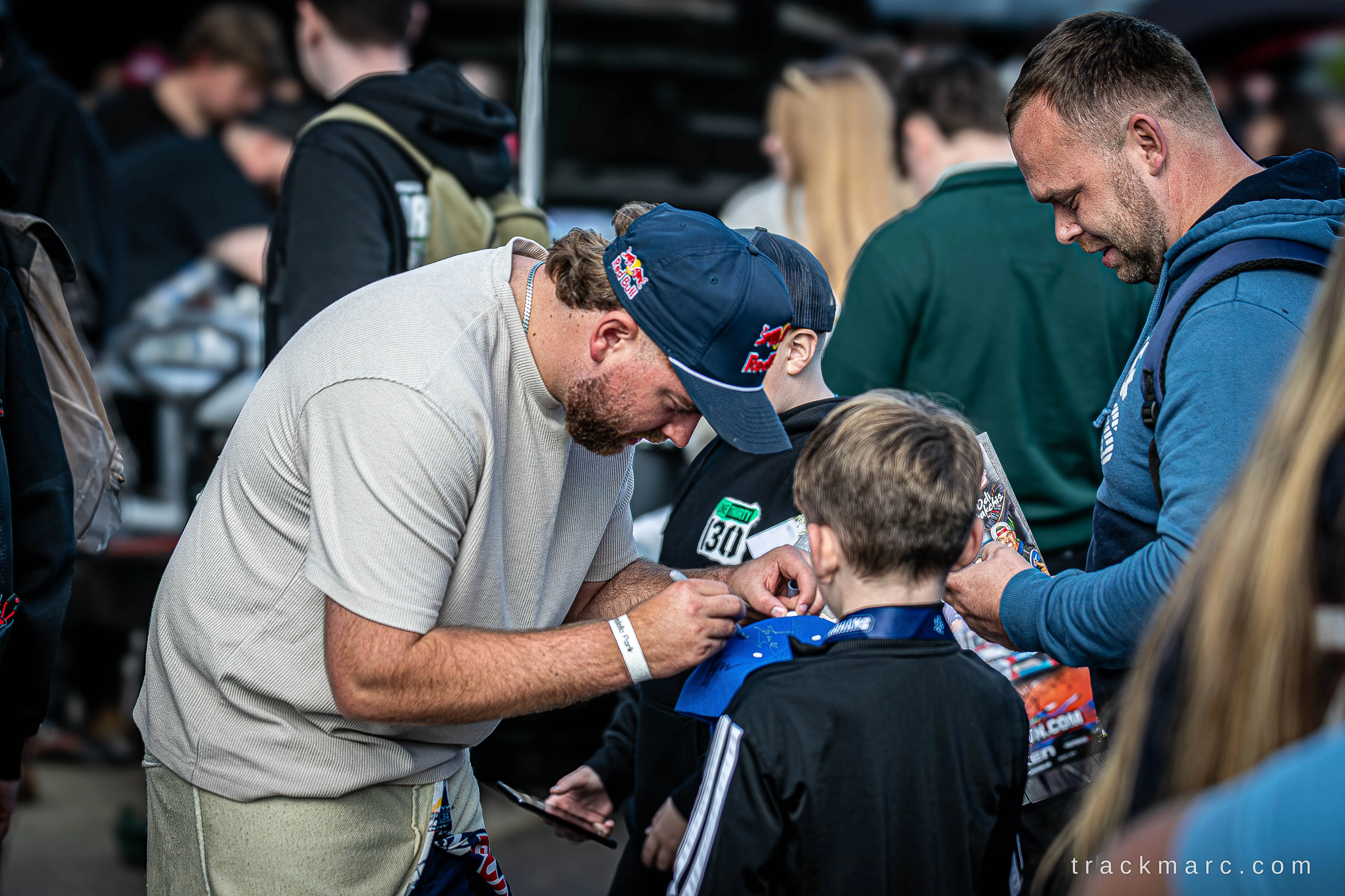 Jack Shanahan signing autographs — 130 Showdown